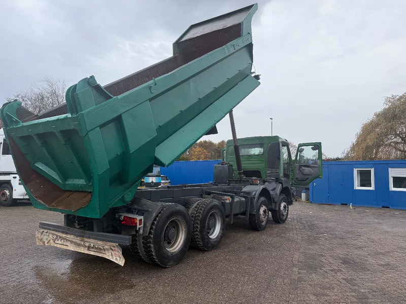 Renault Kerax 420 Manual pump - Camião basculante: foto 4 Renault Kerax 420 Manual pump - Camião basculante: foto 4