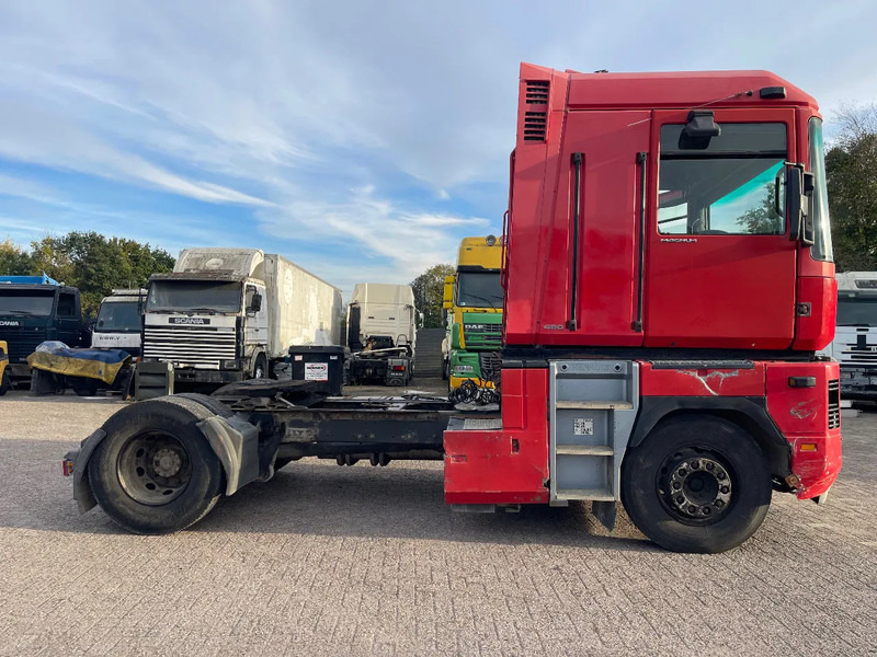 Renault Magnum 480 MACK Tractor unit - Tractor: foto 4 Renault Magnum 480 MACK Tractor unit - Tractor: foto 4