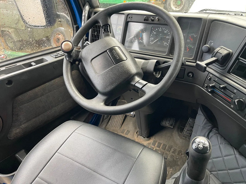 Fotografia de interior 2: Tractor Volvo FH 12.420 Tractor unit
