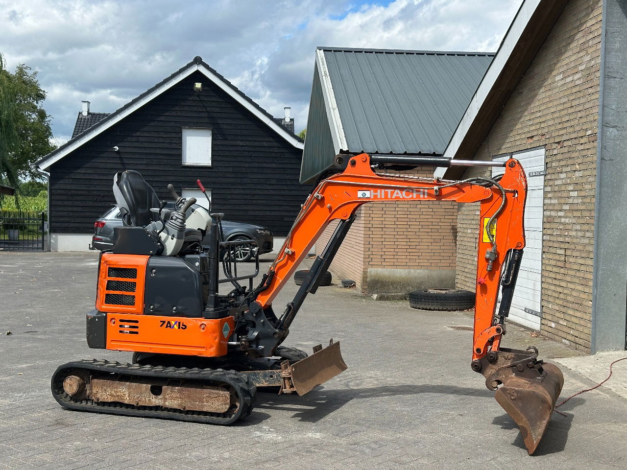 Hitachi ZX19U-6 YR - Mini escavadeira: foto 5 Hitachi ZX19U-6 YR - Mini escavadeira: foto 5