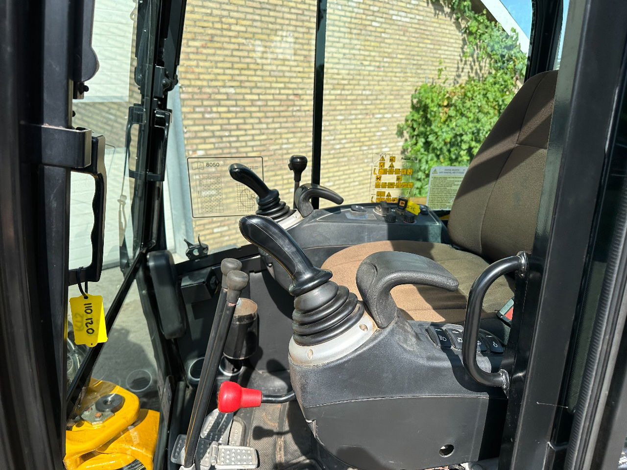 Mini escavadeira JCB 8050: foto 12 Mini escavadeira JCB 8050: foto 12