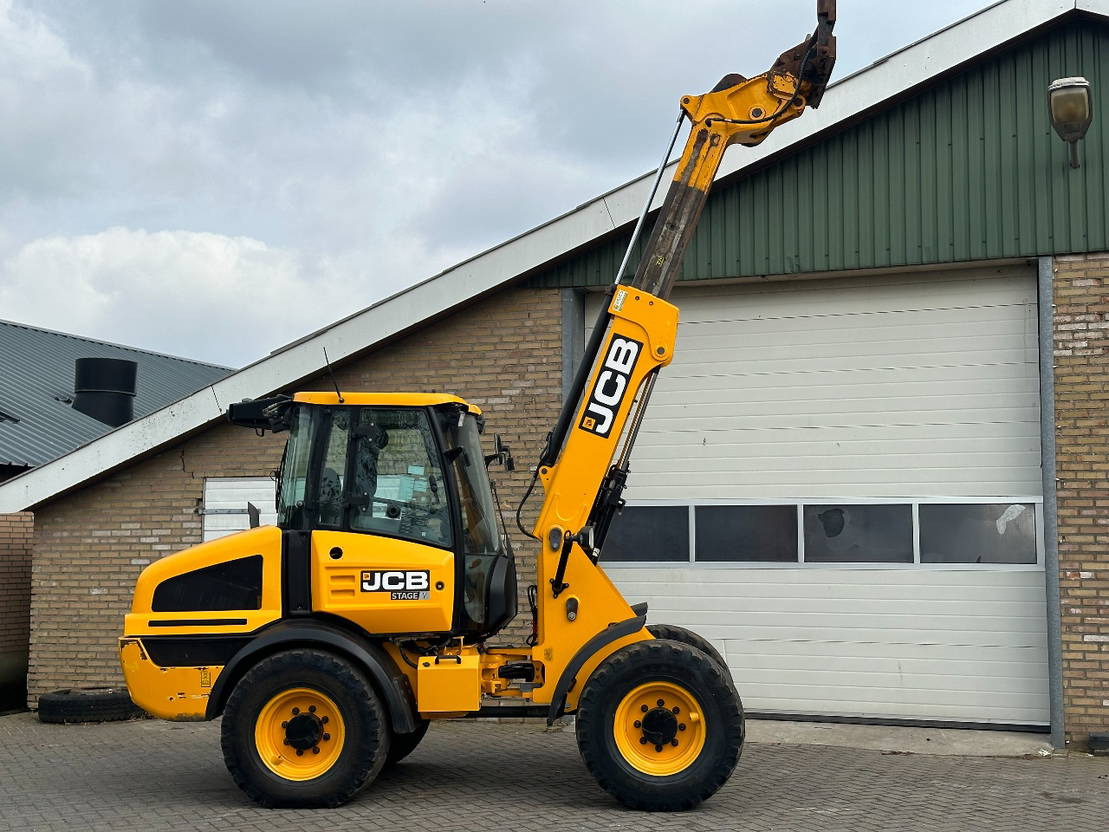 Pá carregadora telescópica JCB TM220 SV A: foto 7 Pá carregadora telescópica JCB TM220 SV A: foto 7