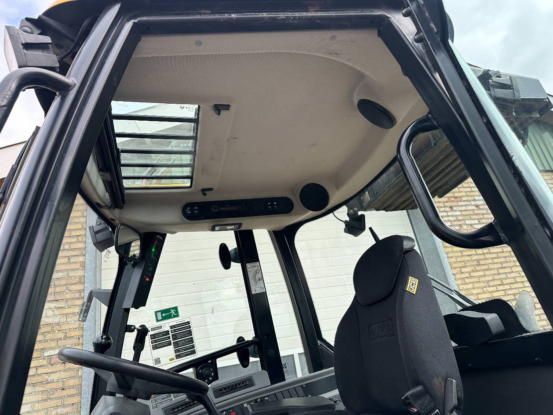 Pá carregadora telescópica JCB TM220 SV A: foto 13 Pá carregadora telescópica JCB TM220 SV A: foto 13