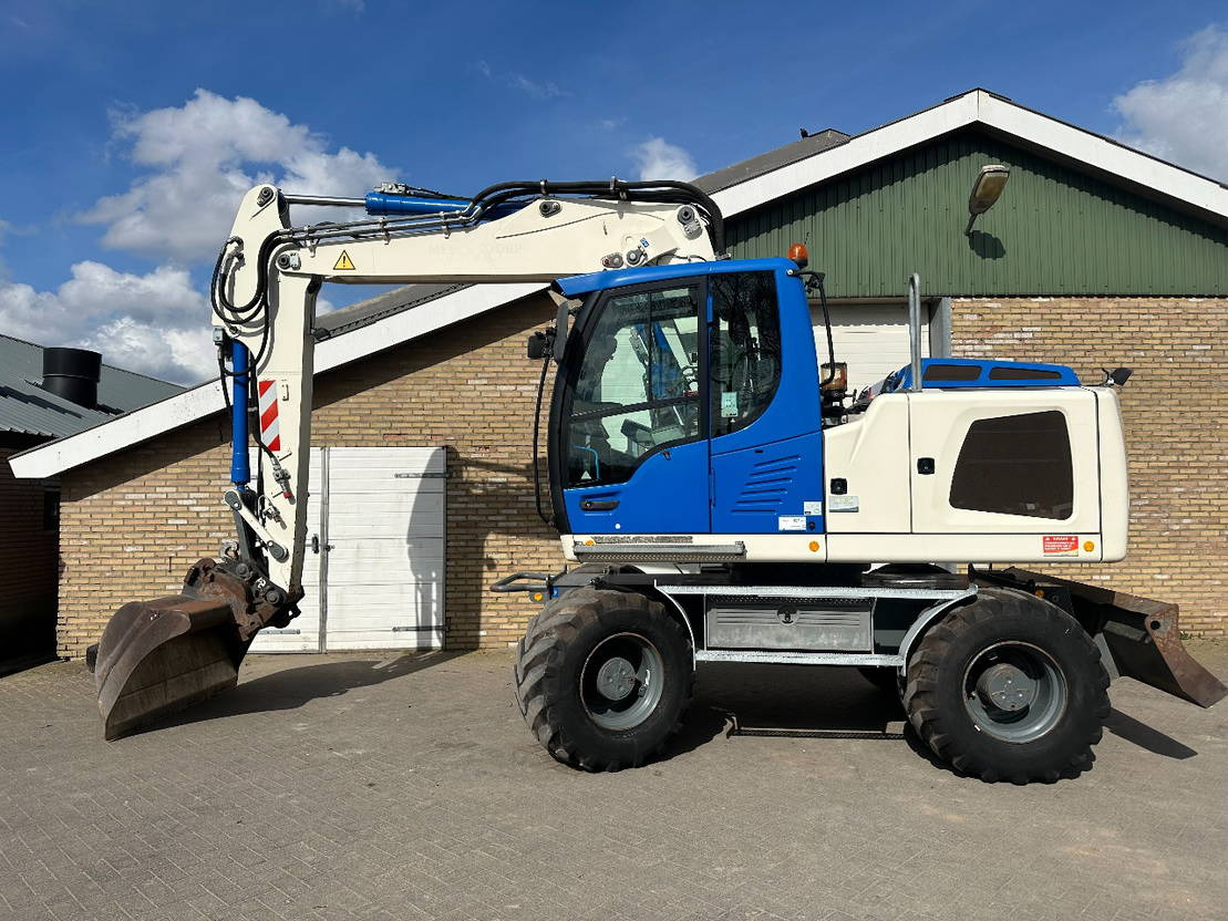 Liebherr A914 - Escavadeira de rodas: foto 3 Liebherr A914 - Escavadeira de rodas: foto 3