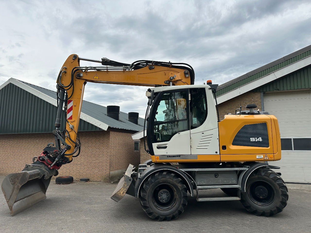 Liebherr A914 - Escavadeira de rodas: foto 2 Liebherr A914 - Escavadeira de rodas: foto 2