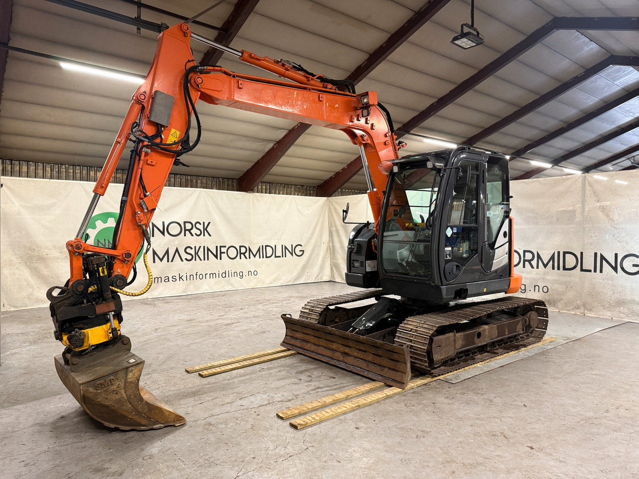 Hitachi ZX85US-5A - Escavadora de rastos: foto 1 Hitachi ZX85US-5A - Escavadora de rastos: foto 1