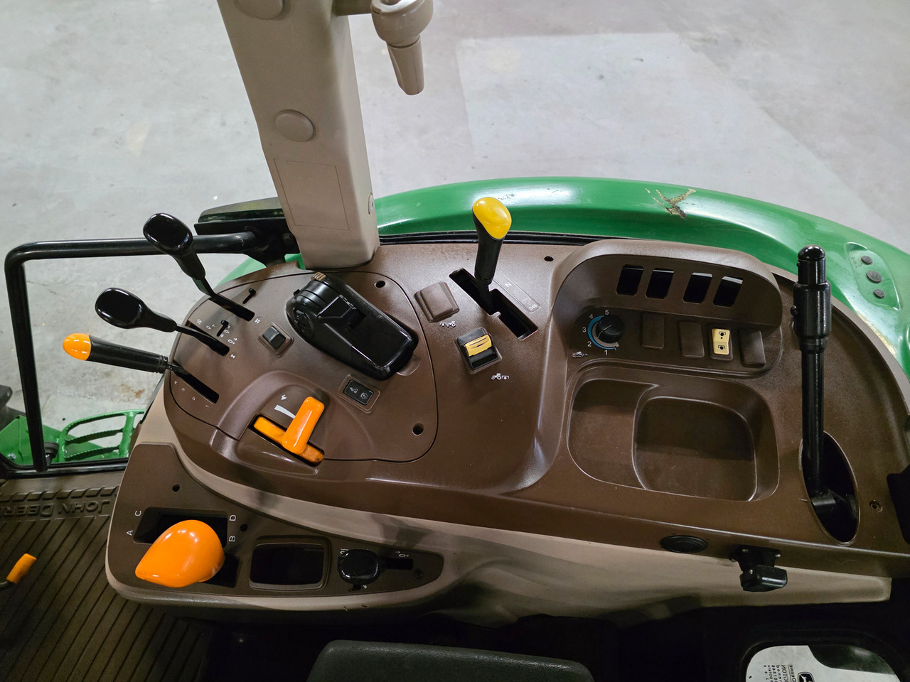 Trator John Deere 5720: foto 14