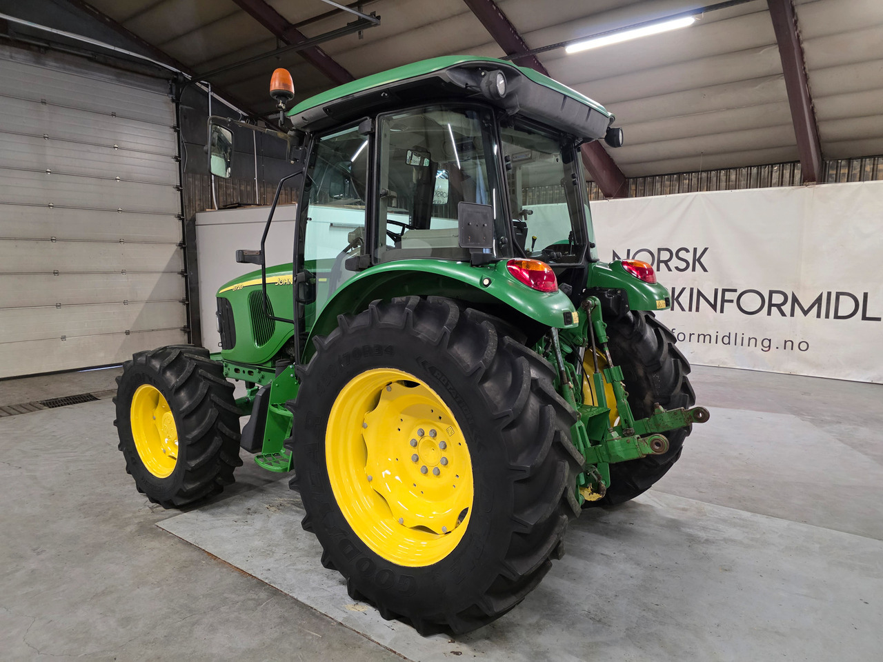 John Deere 5720 - Trator: foto 4 John Deere 5720 - Trator: foto 4