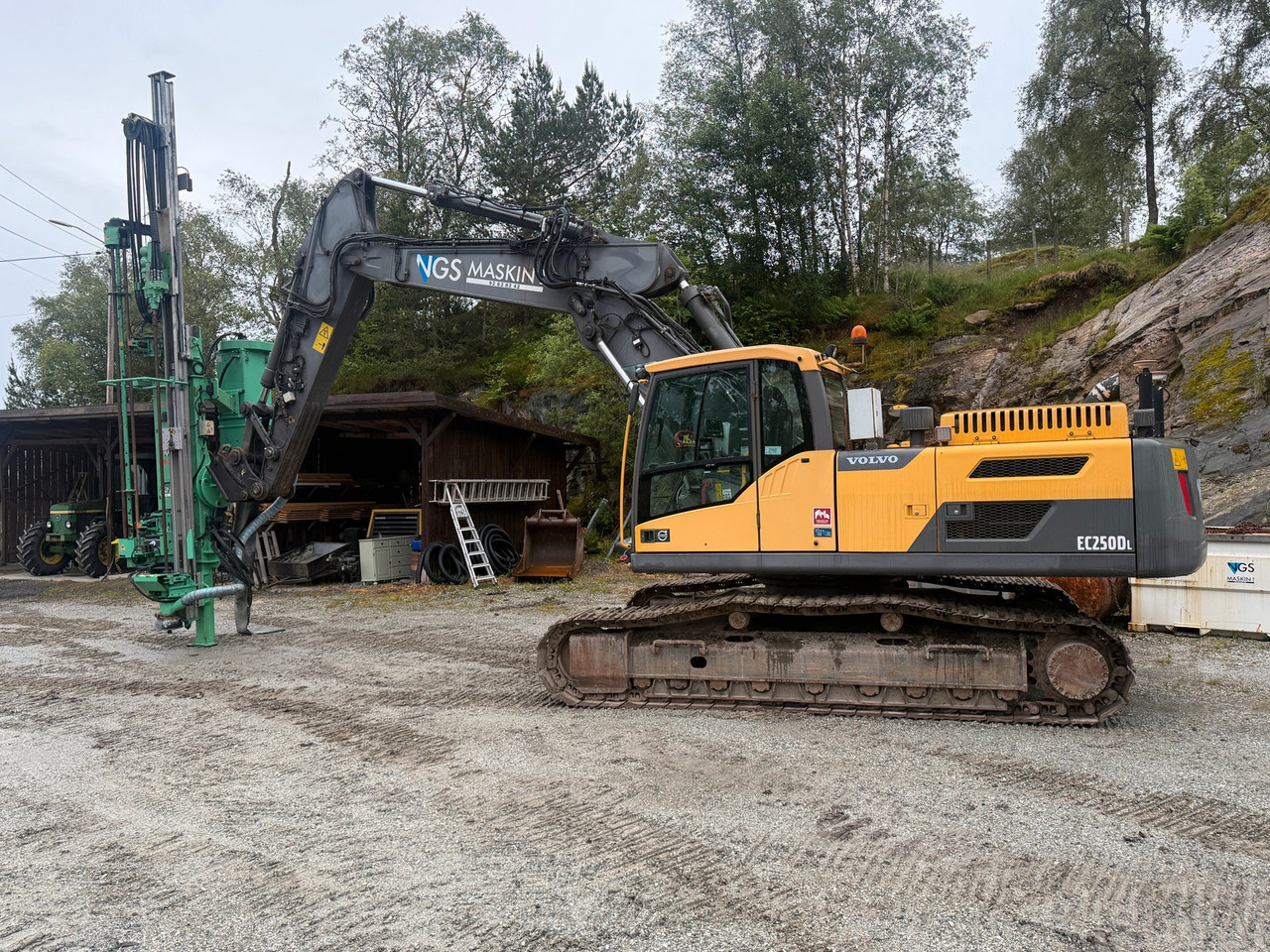 Volvo EC250DL med Montabert tårn - Escavadora de rastos: foto 3 Volvo EC250DL med Montabert tårn - Escavadora de rastos: foto 3