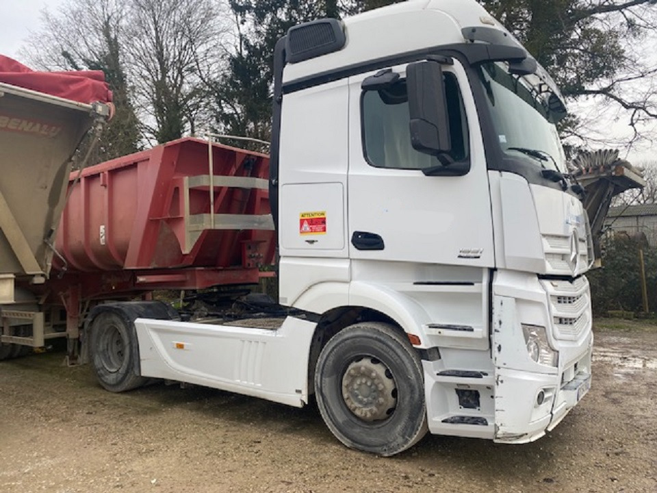 MERCEDES BENZ Actros 18.51 - Tractor: foto 2 MERCEDES BENZ Actros 18.51 - Tractor: foto 2