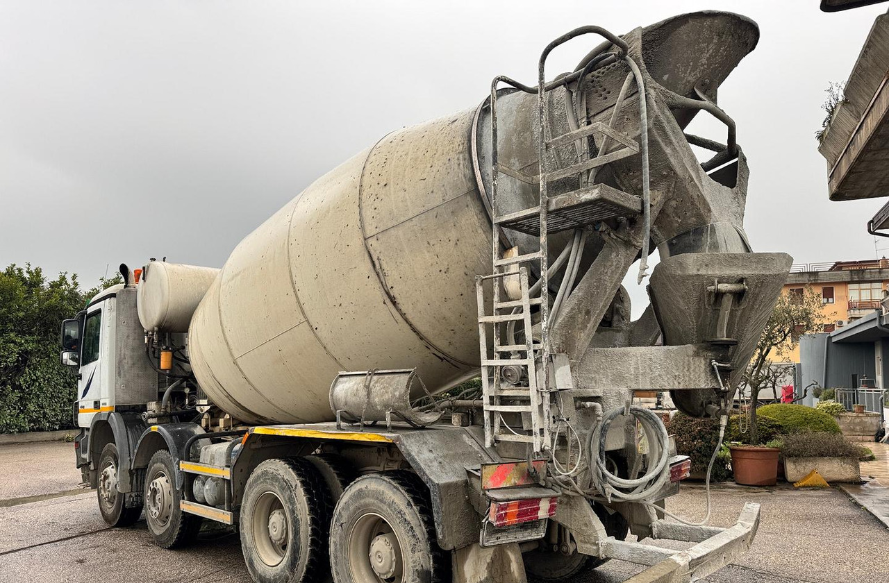 Autobetoniera Armec PHY120 su telaio Mercedes-Benz - Camião betoneira: foto 5 Autobetoniera Armec PHY120 su telaio Mercedes-Benz - Camião betoneira: foto 5