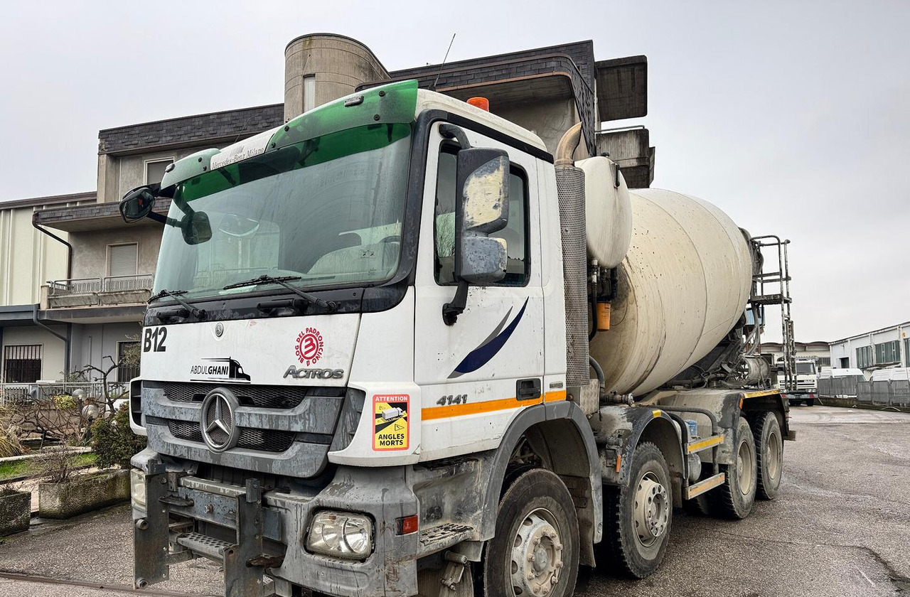 Autobetoniera Armec PHY120 su telaio Mercedes-Benz - Camião betoneira: foto 1 Autobetoniera Armec PHY120 su telaio Mercedes-Benz - Camião betoneira: foto 1