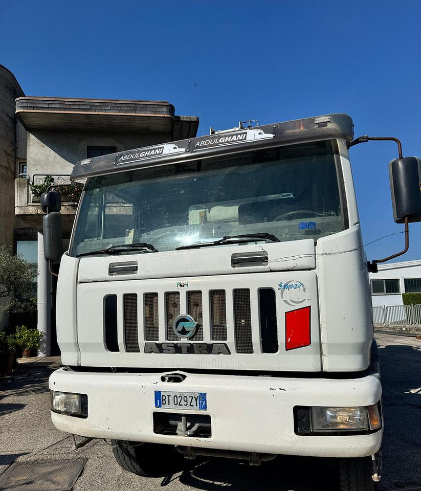 Betonpompa CIFA ASTRA HD84.38 - 2003 - Autobetoneira com bomba: foto 2 Betonpompa CIFA ASTRA HD84.38 - 2003 - Autobetoneira com bomba: foto 2