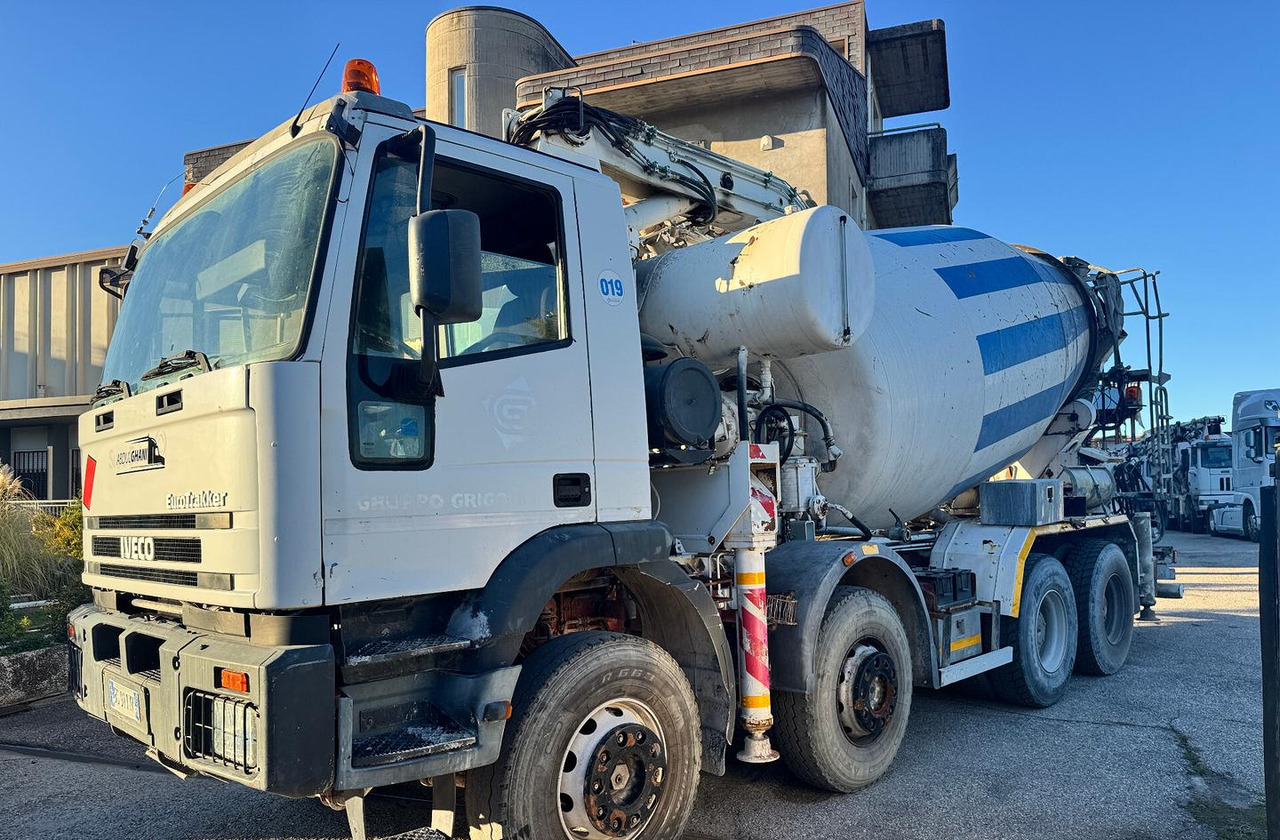 Betonpompa CIFA Iveco Trakker 410E44 - Autobetoneira com bomba: foto 4 Betonpompa CIFA Iveco Trakker 410E44 - Autobetoneira com bomba: foto 4