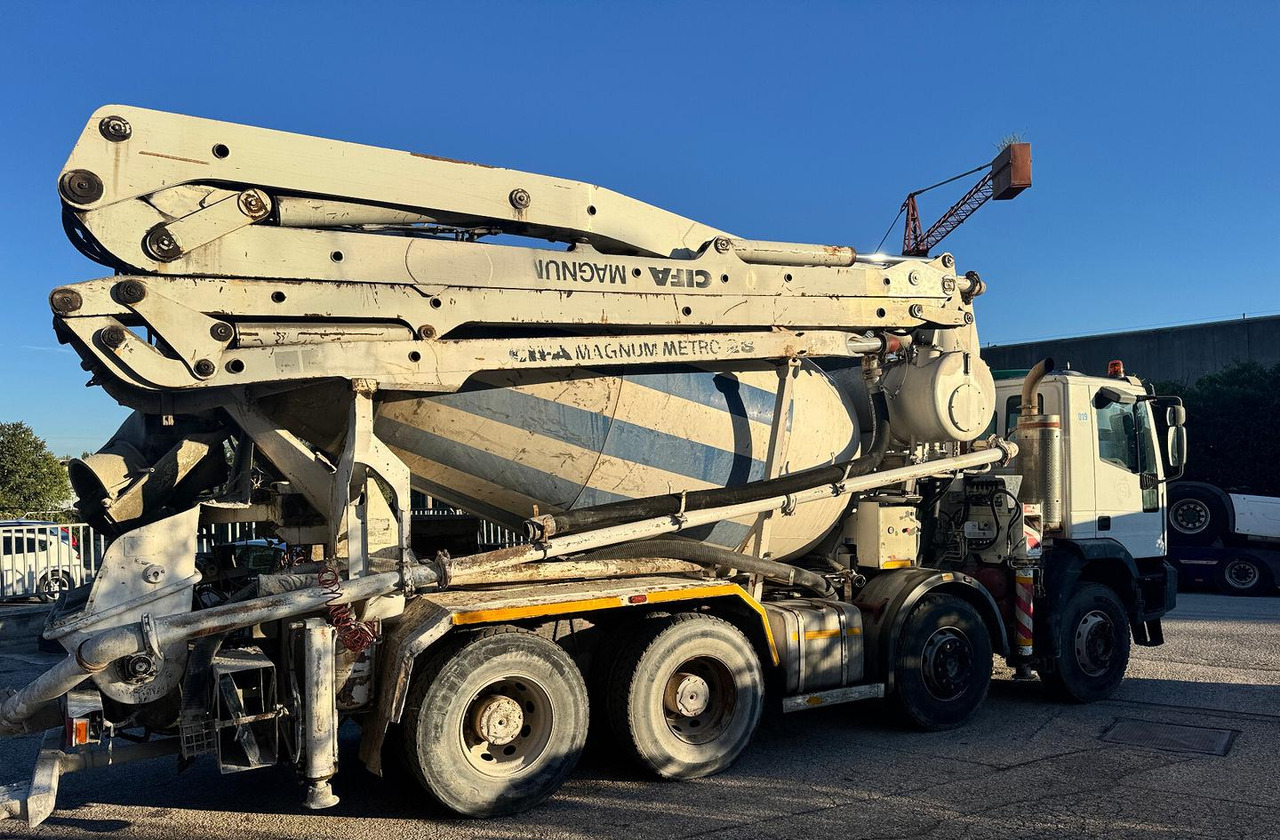 Betonpompa CIFA Iveco Trakker 410E44 - Autobetoneira com bomba: foto 4 Betonpompa CIFA Iveco Trakker 410E44 - Autobetoneira com bomba: foto 4