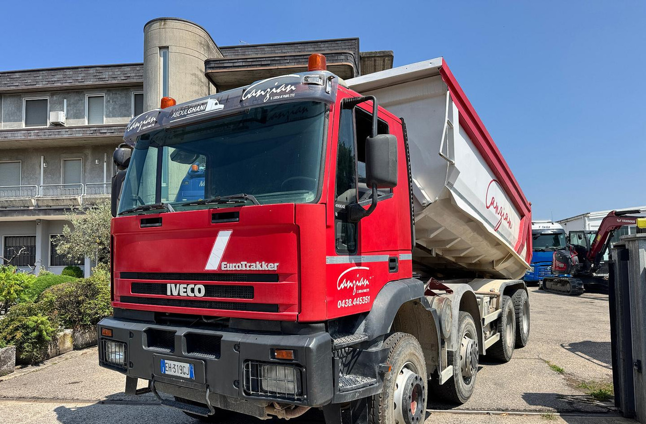 IVECO TRAKKER 420 - 8X4 - Camião basculante: foto 5 IVECO TRAKKER 420 - 8X4 - Camião basculante: foto 5