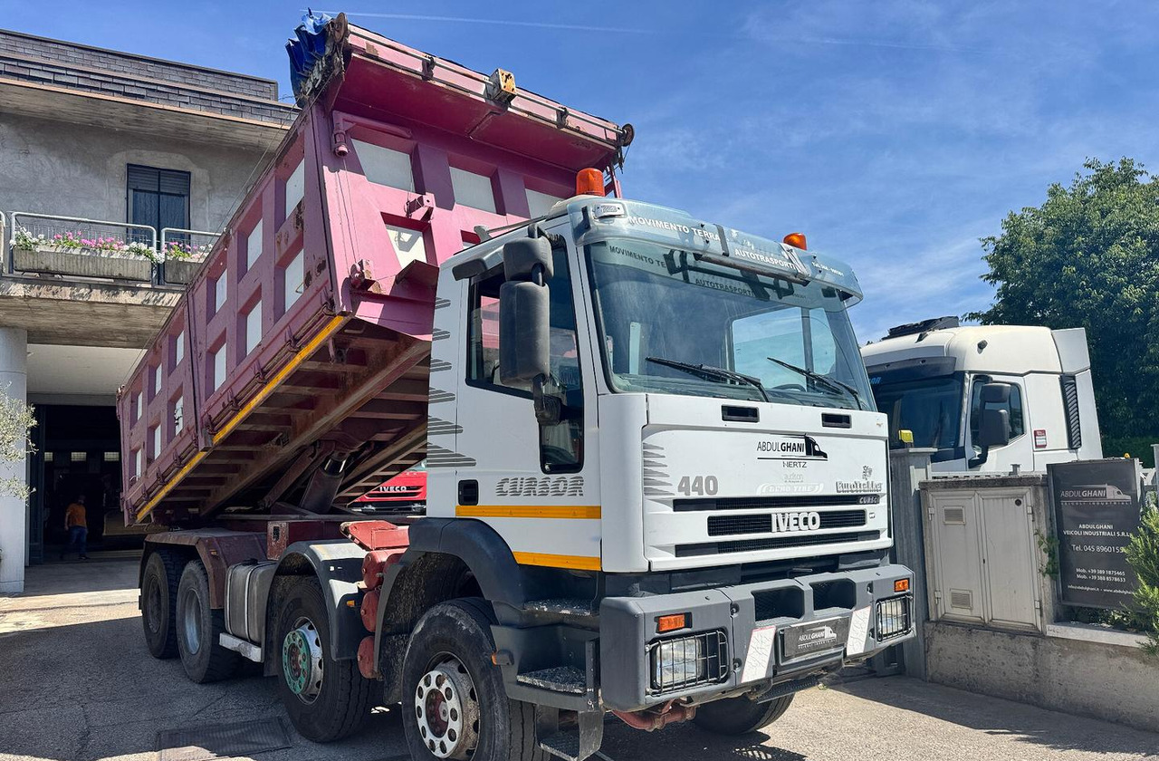 Camião basculante RIBALTATILE IVECO EuroTrakker 440 - 8X4: foto 1