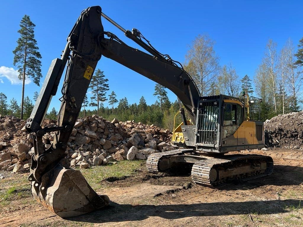 Volvo EC 220 EL - Escavadora de rastos: foto 1 Volvo EC 220 EL - Escavadora de rastos: foto 1