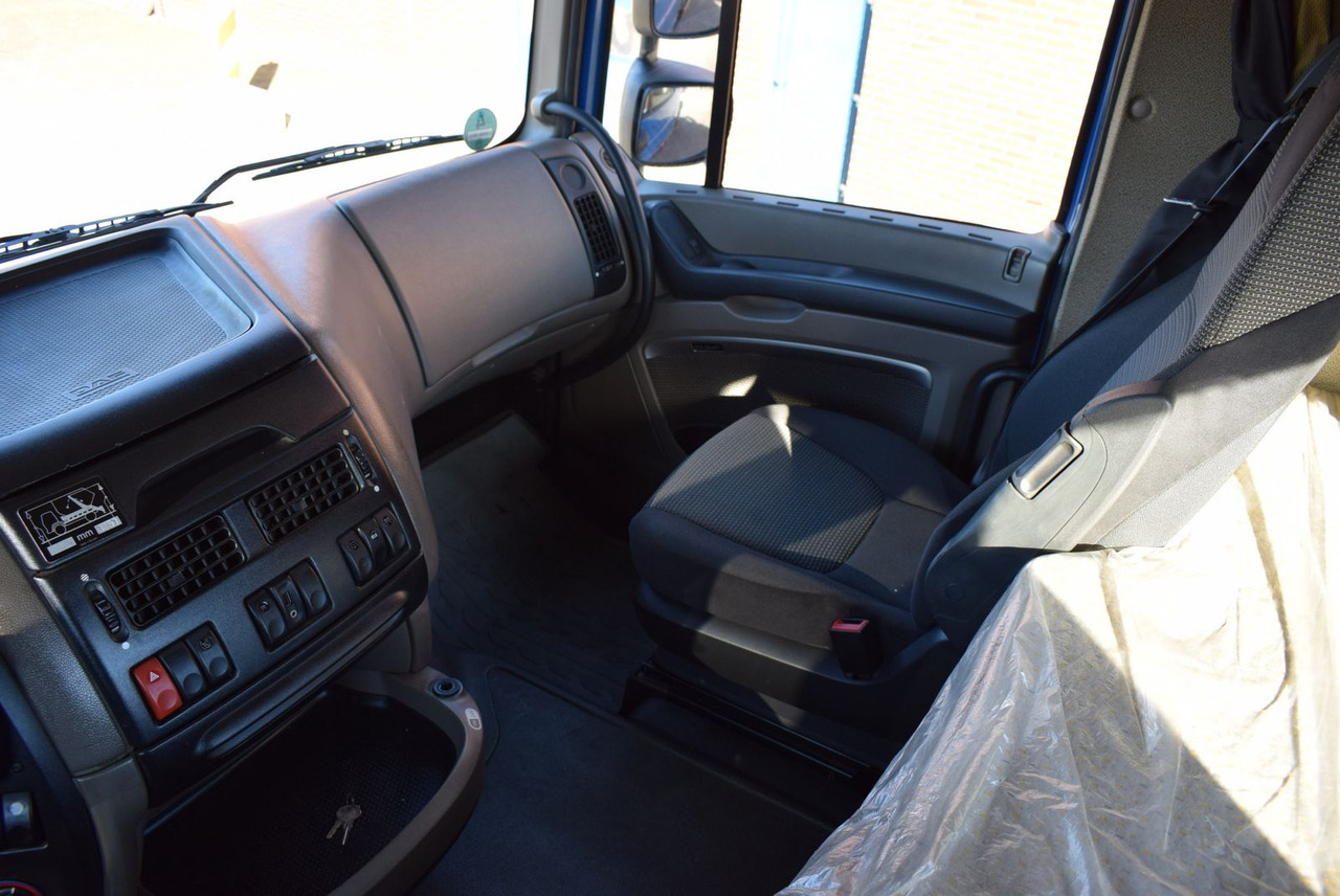 Locação financeira de  DAF  XF 510 Meiller Kipper 6X2 EURO5 Fernbedienung DAF  XF 510 Meiller Kipper 6X2 EURO5 Fernbedienung: foto 25