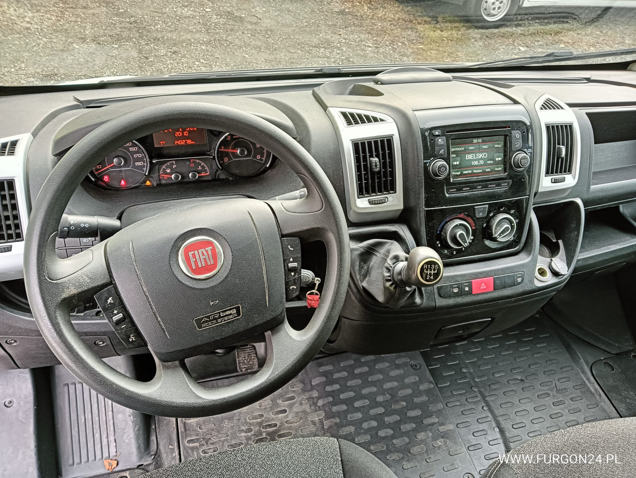 Fotografia de interior 2: Furgão compacto FIAT DUCATO FURGON BLASZAK L2H2 NR 787