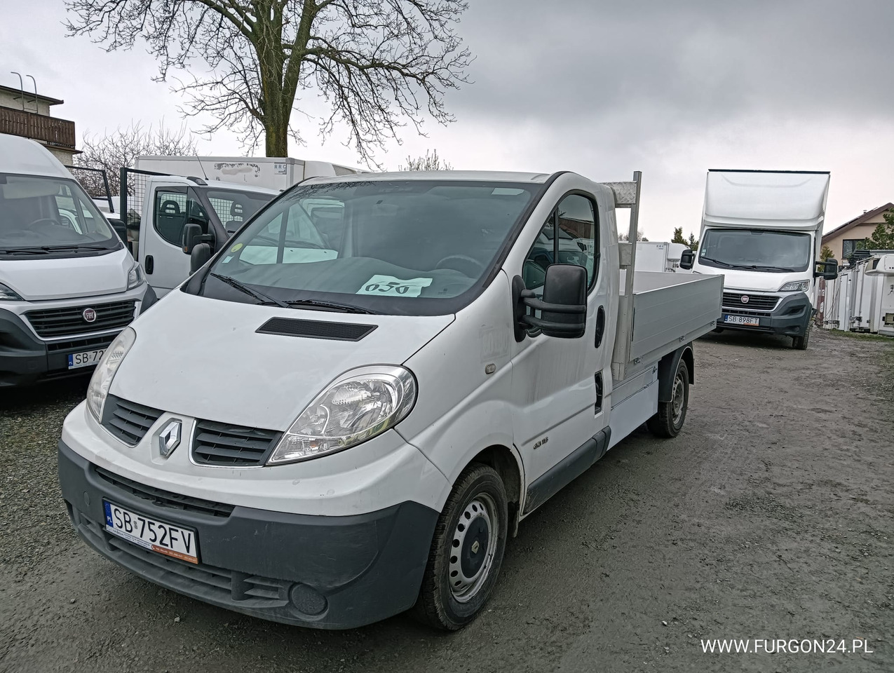 RENAULT TRAFIC PLATFORMA DO ZABUDOWY NR 625 - Carrinha basculante: foto 4 RENAULT TRAFIC PLATFORMA DO ZABUDOWY NR 625 - Carrinha basculante: foto 4
