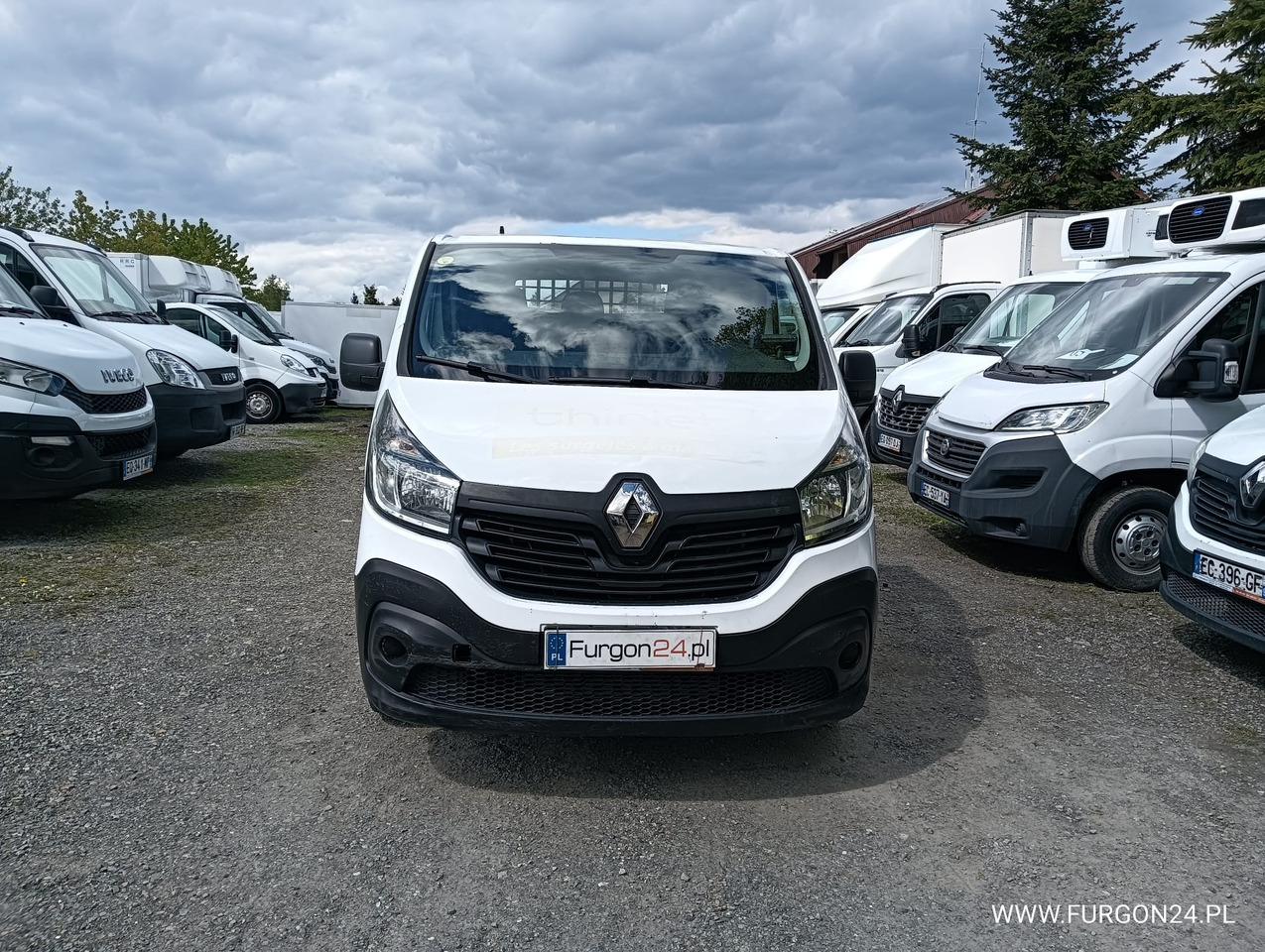 RENAULT TRAFIC SKRZYNIA PAKA Z NAJAZDAMI I PÓŁKAMI NR 689 - Carrinha de caixa aberta: foto 2 RENAULT TRAFIC SKRZYNIA PAKA Z NAJAZDAMI I PÓŁKAMI NR 689 - Carrinha de caixa aberta: foto 2