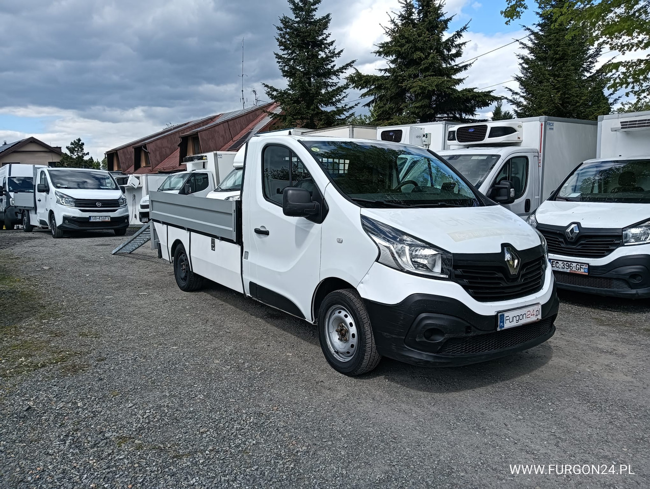RENAULT TRAFIC SKRZYNIA PAKA Z NAJAZDAMI I PÓŁKAMI NR 689 - Carrinha de caixa aberta: foto 3 RENAULT TRAFIC SKRZYNIA PAKA Z NAJAZDAMI I PÓŁKAMI NR 689 - Carrinha de caixa aberta: foto 3