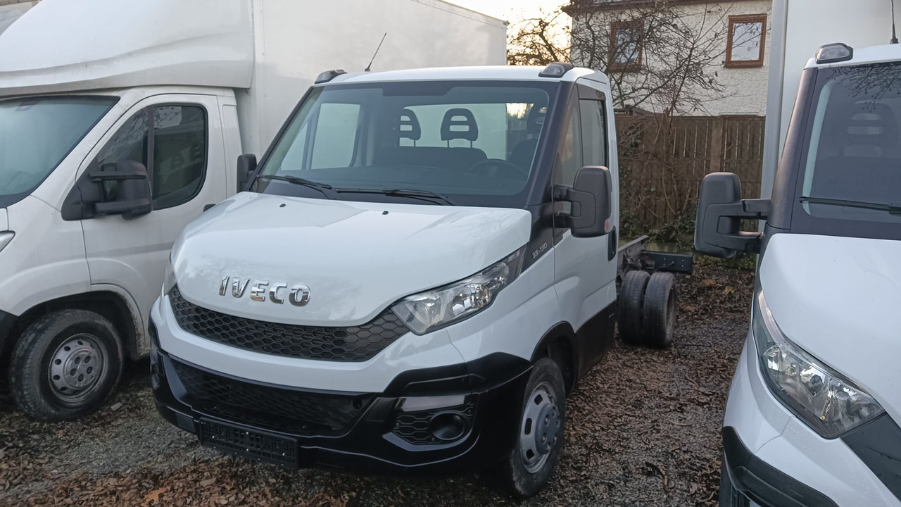 IVECO DAILY 35C13 RAMA DO ZABUDOWY NR 883 - Veículo comercial: foto 1 IVECO DAILY 35C13 RAMA DO ZABUDOWY NR 883 - Veículo comercial: foto 1