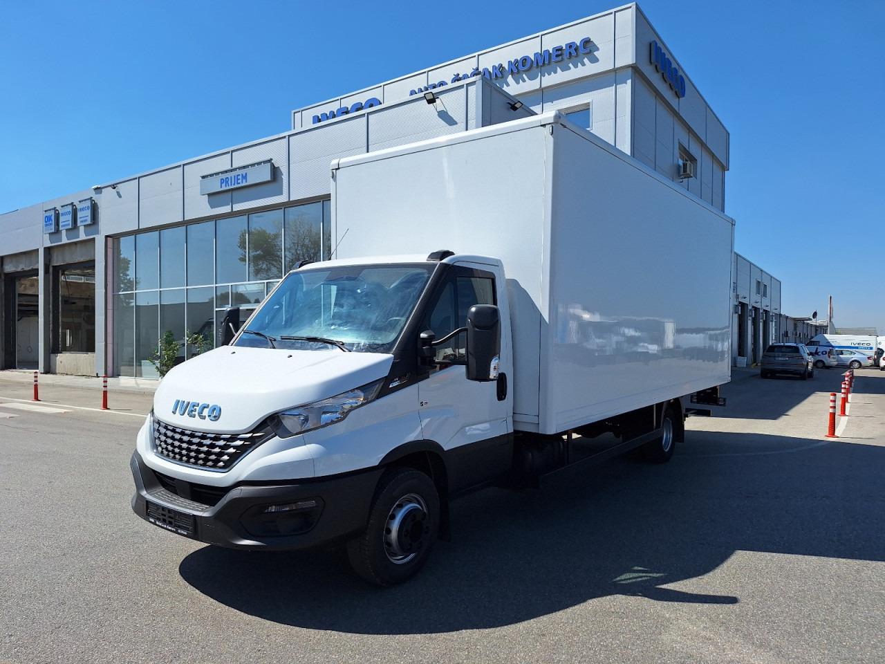 IVECO DAILY 72C18 A8 34m3 - Furgão: foto 1 IVECO DAILY 72C18 A8 34m3 - Furgão: foto 1