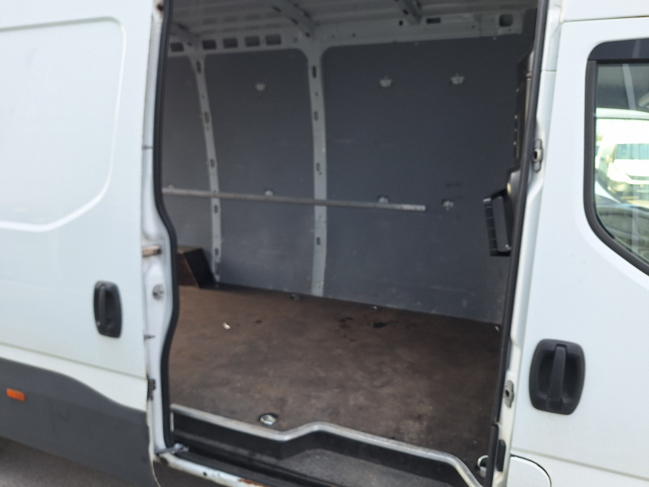 IVECO Daily 35S14 16m3 - Furgão: foto 3 IVECO Daily 35S14 16m3 - Furgão: foto 3