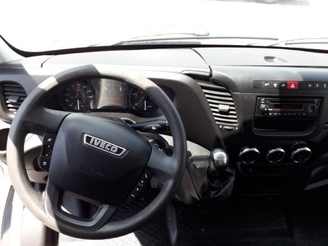 IVECO 35S15V - Furgão: foto 2 IVECO 35S15V - Furgão: foto 2