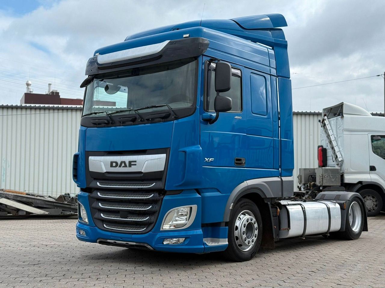 DAF XF 480 Low +Retarter+2xTank - Tractor: foto 1 DAF XF 480 Low +Retarter+2xTank - Tractor: foto 1