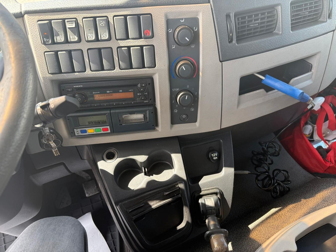 Locação financeira de  Volvo FL 240 Carrier Easy Cold+Hebebühne Volvo FL 240 Carrier Easy Cold+Hebebühne: foto 9