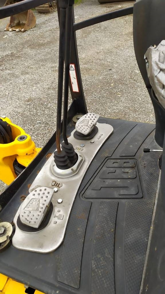 Locação financeira de JCB 8018  JCB 8018: foto 8