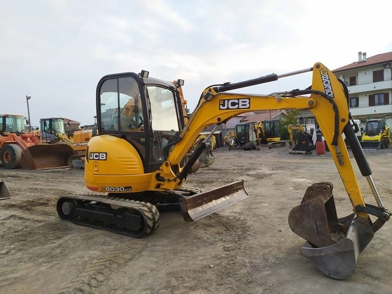 JCB 8030 ZTS - Mini escavadeira: foto 5 JCB 8030 ZTS - Mini escavadeira: foto 5