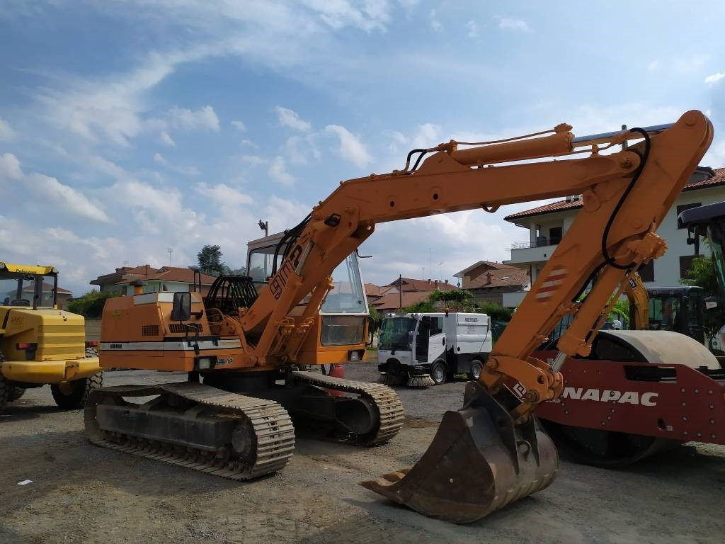 Liebherr 902 - Escavadora de rastos: foto 1 Liebherr 902 - Escavadora de rastos: foto 1