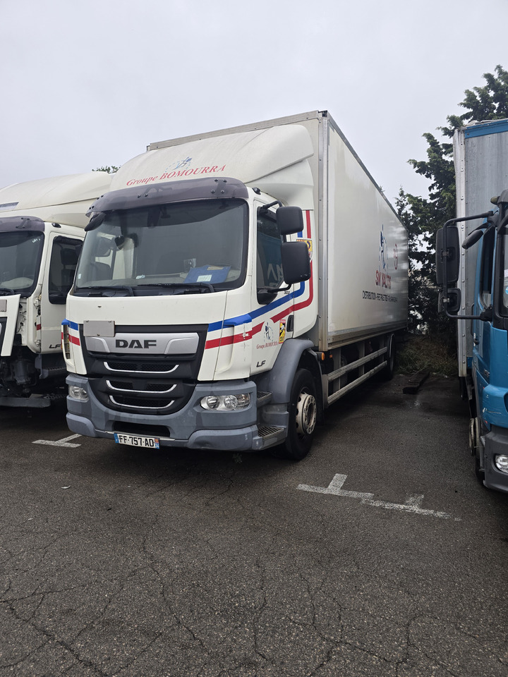 DAF LF 320 - Camião furgão: foto 1 DAF LF 320 - Camião furgão: foto 1
