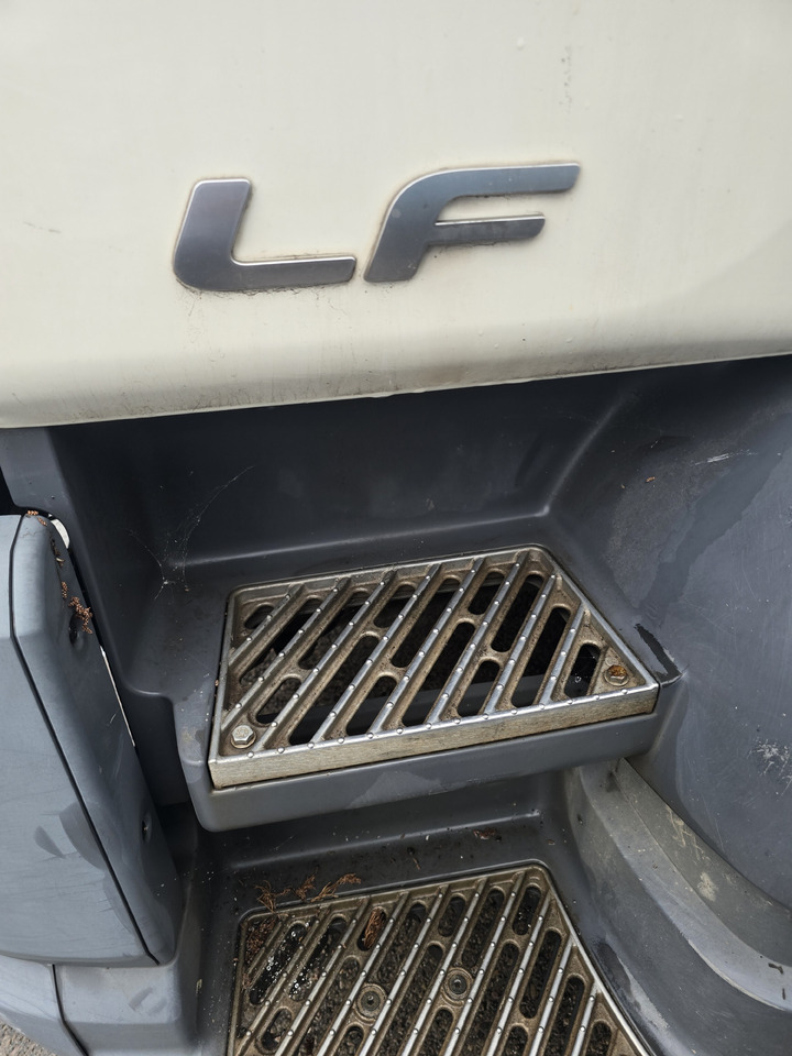 DAF LF 320 - Camião furgão: foto 3 DAF LF 320 - Camião furgão: foto 3