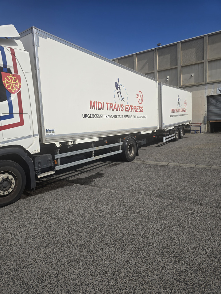 SCANIA R 450 - Camião transportador de contêineres/ Caixa móvel: foto 4 SCANIA R 450 - Camião transportador de contêineres/ Caixa móvel: foto 4