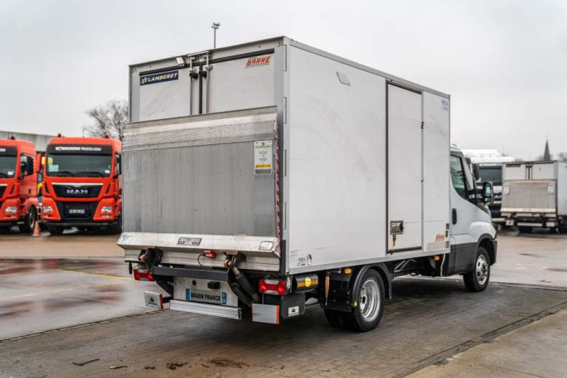 Iveco DAILY 35.180 +CARRIER + DHOLLANDIA - Carrinha frigorífica: foto 4 Iveco DAILY 35.180 +CARRIER + DHOLLANDIA - Carrinha frigorífica: foto 4