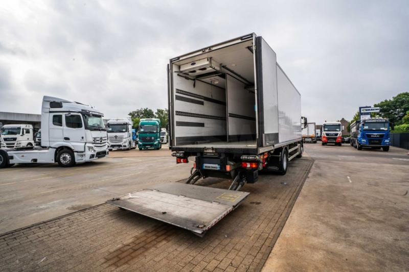Mercedes ANTOS 1833 +CARRIER SUPRA MULTI 1250Mt+DHOLLANDIA 2.5T - Camião frigorífico: foto 5 Mercedes ANTOS 1833 +CARRIER SUPRA MULTI 1250Mt+DHOLLANDIA 2.5T - Camião frigorífico: foto 5