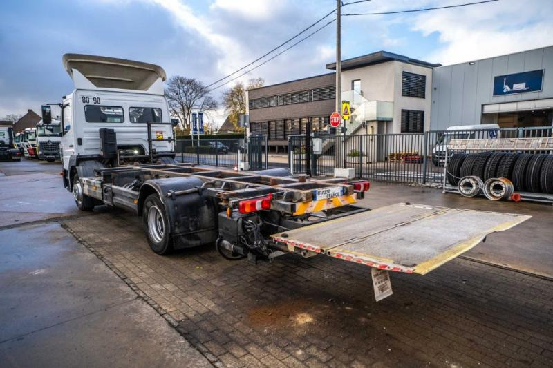 Mercedes ATEGO 1224 // HAYON DHOLLANDIA - Camião transportador de contêineres/ Caixa móvel: foto 5 Mercedes ATEGO 1224 // HAYON DHOLLANDIA - Camião transportador de contêineres/ Caixa móvel: foto 5