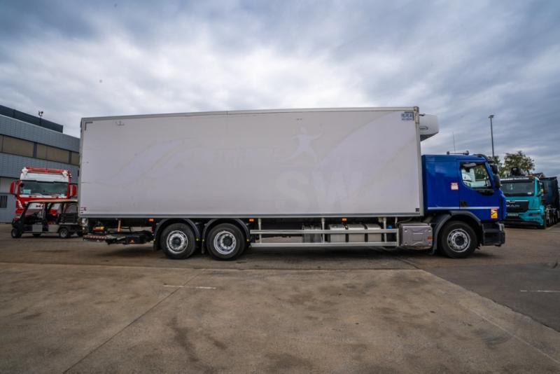 Renault D WIDE 380 DXI+CARRIER SUPRA 1150 Mt + DHOLLANDIA 2T - Camião frigorífico: foto 3 Renault D WIDE 380 DXI+CARRIER SUPRA 1150 Mt + DHOLLANDIA 2T - Camião frigorífico: foto 3