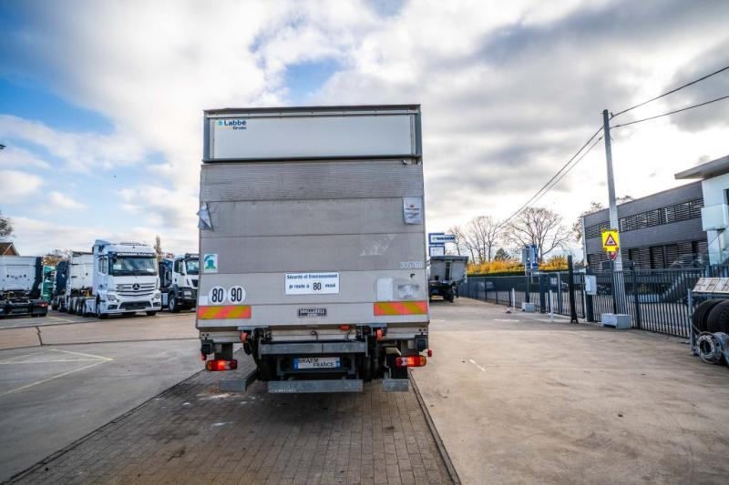 Renault D12 210 DXI // HAYON DHOLLANDIA - Camião furgão: foto 4 Renault D12 210 DXI // HAYON DHOLLANDIA - Camião furgão: foto 4