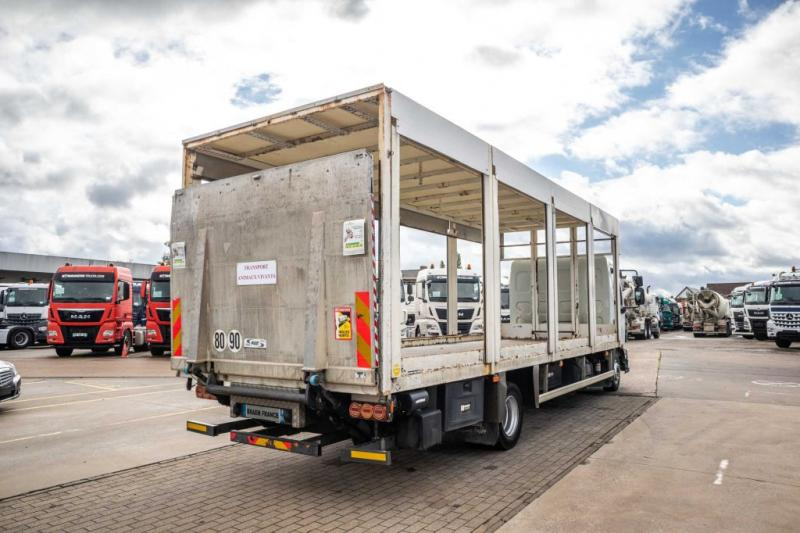 Renault MIDLUM 180 DXI (12 T) - Camião de lona: foto 3 Renault MIDLUM 180 DXI (12 T) - Camião de lona: foto 3