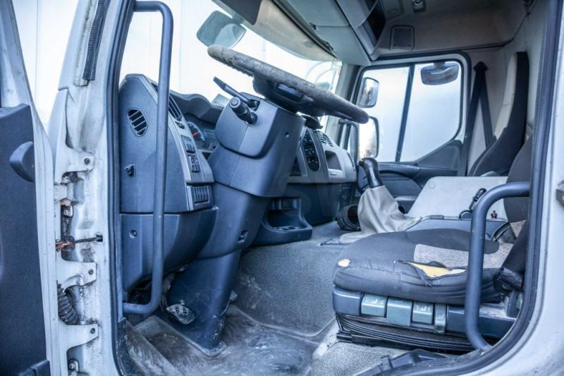 Camião cisterna para transporte de alimentos Renault PREMIUM 320 DXI+CITERNE ALIMENTAIRE ( engine problem): foto 6 Camião cisterna para transporte de alimentos Renault PREMIUM 320 DXI+CITERNE ALIMENTAIRE ( engine problem): foto 6