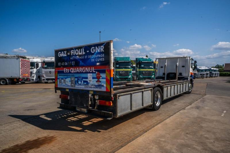 Scania P 270 (19T)- PORTE GAZ /10 PALETTES - Camião de caixa aberta/ Plataforma: foto 4 Scania P 270 (19T)- PORTE GAZ /10 PALETTES - Camião de caixa aberta/ Plataforma: foto 4