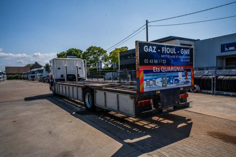 Scania P 270 (19T)- PORTE GAZ /10 PALETTES - Camião de caixa aberta/ Plataforma: foto 5 Scania P 270 (19T)- PORTE GAZ /10 PALETTES - Camião de caixa aberta/ Plataforma: foto 5