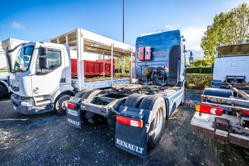 Renault PREMIUM 450 DXI+VOITH+ problème moteur - Tractor: foto 4 Renault PREMIUM 450 DXI+VOITH+ problème moteur - Tractor: foto 4