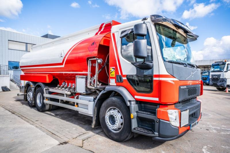 Volvo FE 320+MAGYAR 19.000L/5Comp. - Camião cisterna: foto 2 Volvo FE 320+MAGYAR 19.000L/5Comp. - Camião cisterna: foto 2
